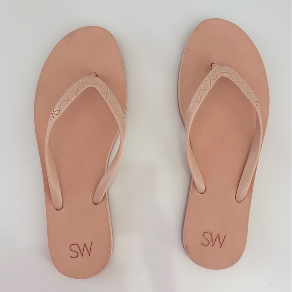 STUART WEITZMAN Embossed Flip Flop In Poudre - Picture 2 of 13